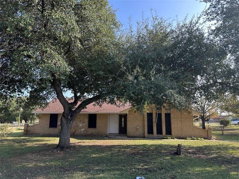 Photo of 137 Oakview Circle, Waco, TX 76705 (MLS # 21118997)