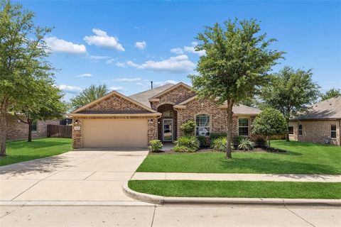 Photo of 1412 Meadowlakes Drive, Azle, TX 76020 (MLS # 21254338)