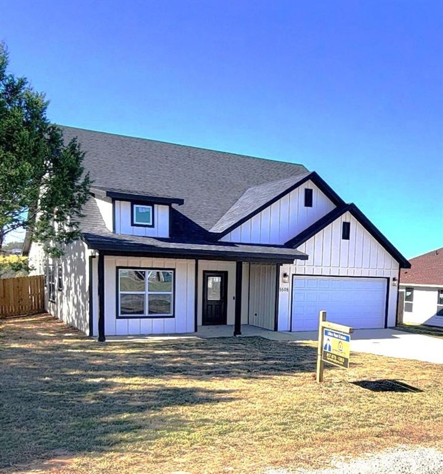 New home waiting for its new family ready to show.