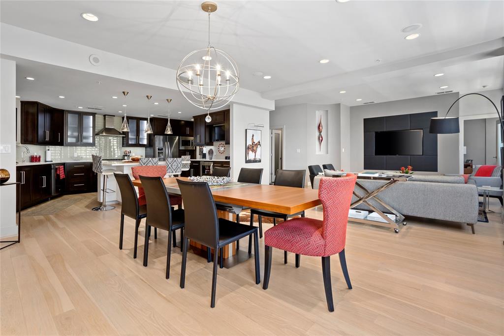 Neil P at Burnett Park Condo - Residential