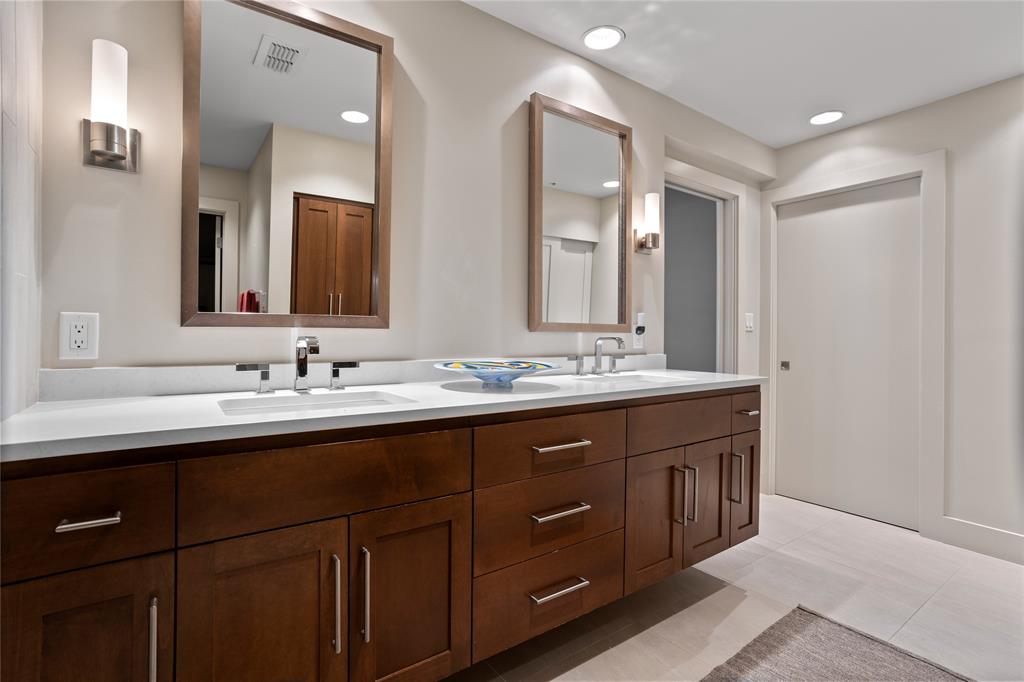 Neil P at Burnett Park Condo - Residential