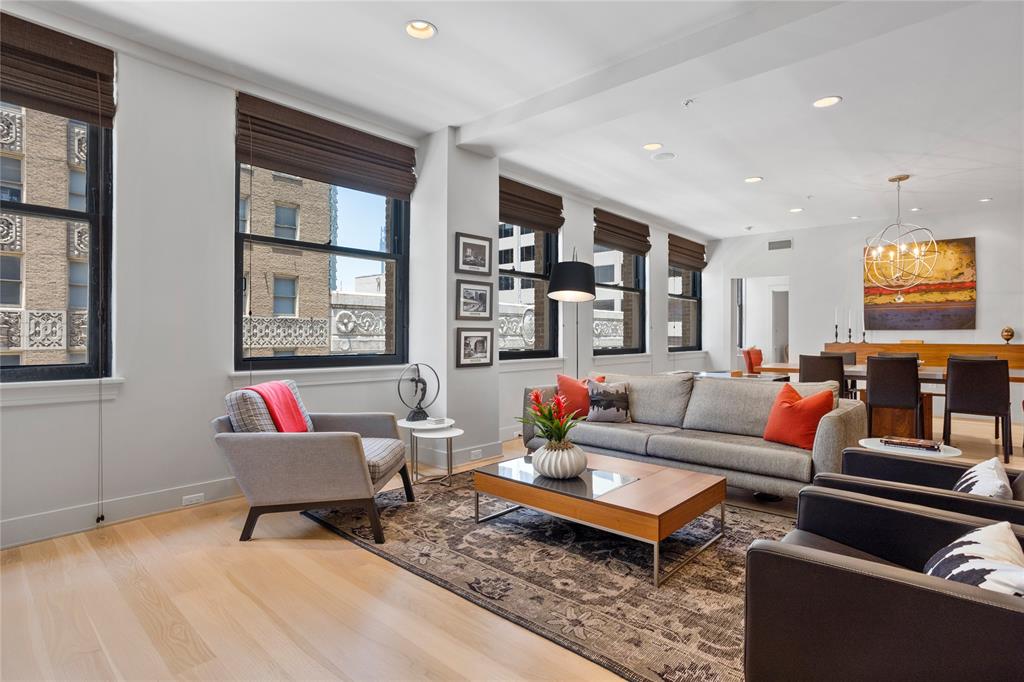 411 W 7th 607