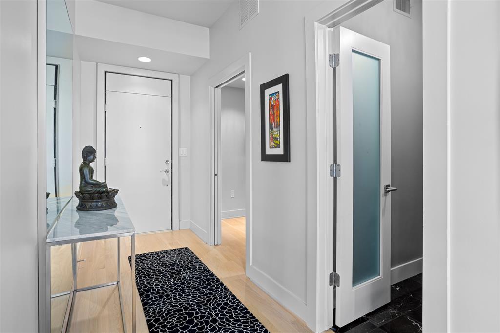 Neil P at Burnett Park Condo - Residential