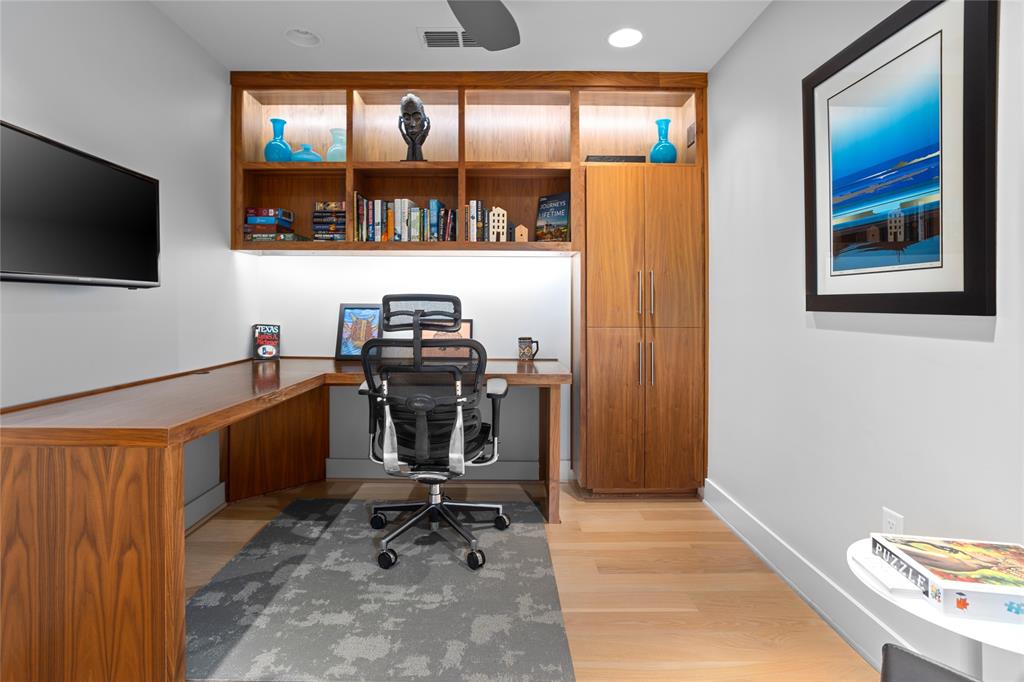 Neil P at Burnett Park Condo - Residential