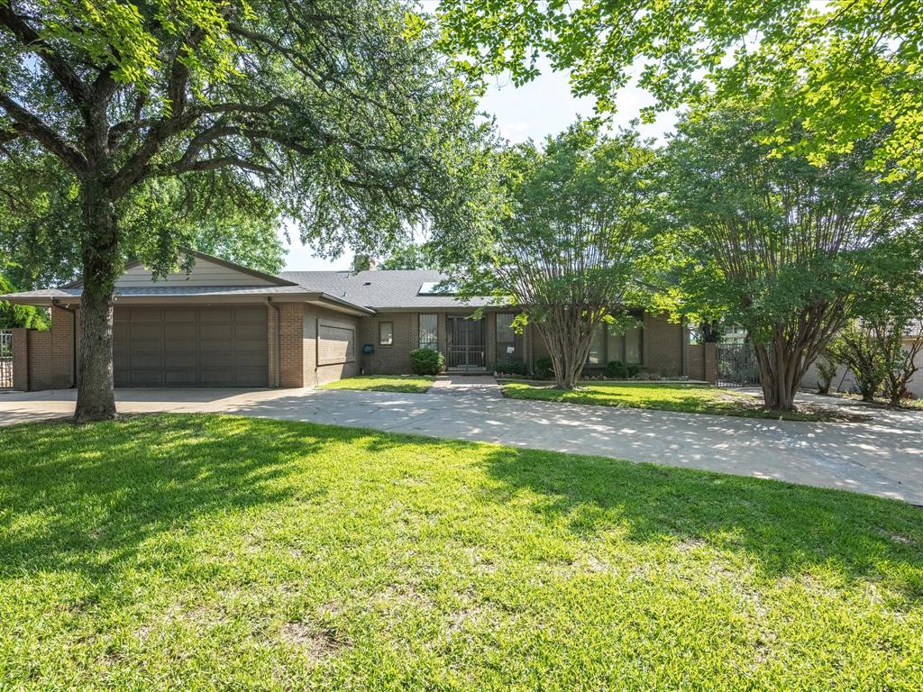 1509 Lakeview Court