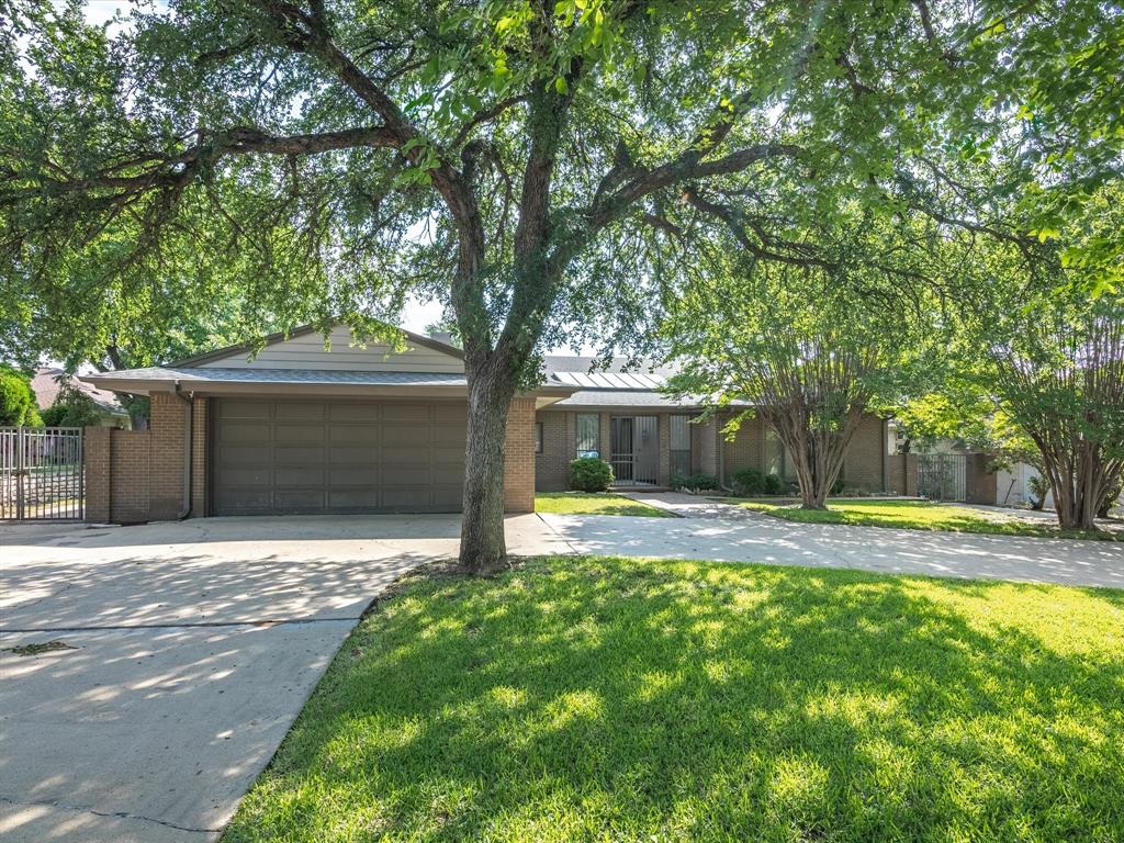 1509 Lakeview Court