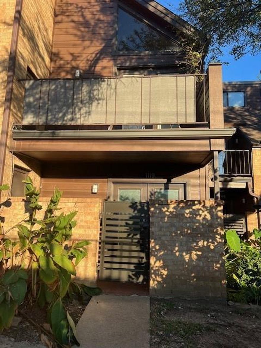 Location Location Location!
This beautiful condo is ready to Move-in,  This Condo has refrigerator, washer and dryer, built in microwave laminated wood floor, gated complex, Community pool, spa, dog park picnic area with grills, workout room. Located Near Arlington entertainment district, Texas Live, AT&T & Globe Life Stadiums, Six Flags, Hurricane Harbor, variety of restaurants and shopping stores. Access to major highways. On first floor.