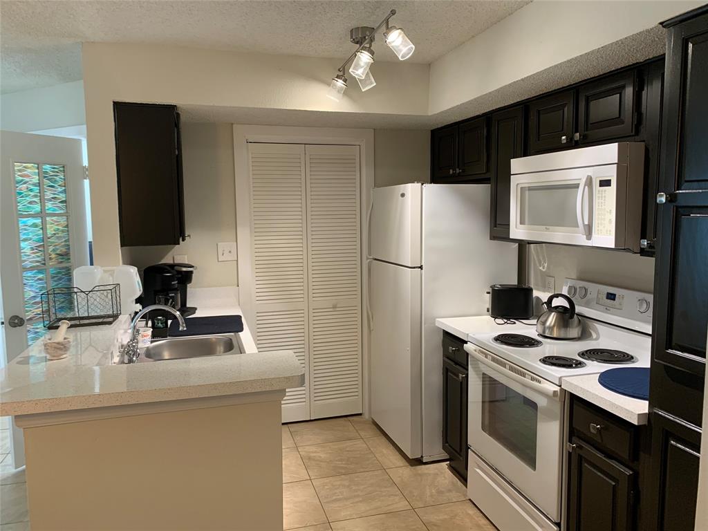 Oak Creek Condo - Residential Lease