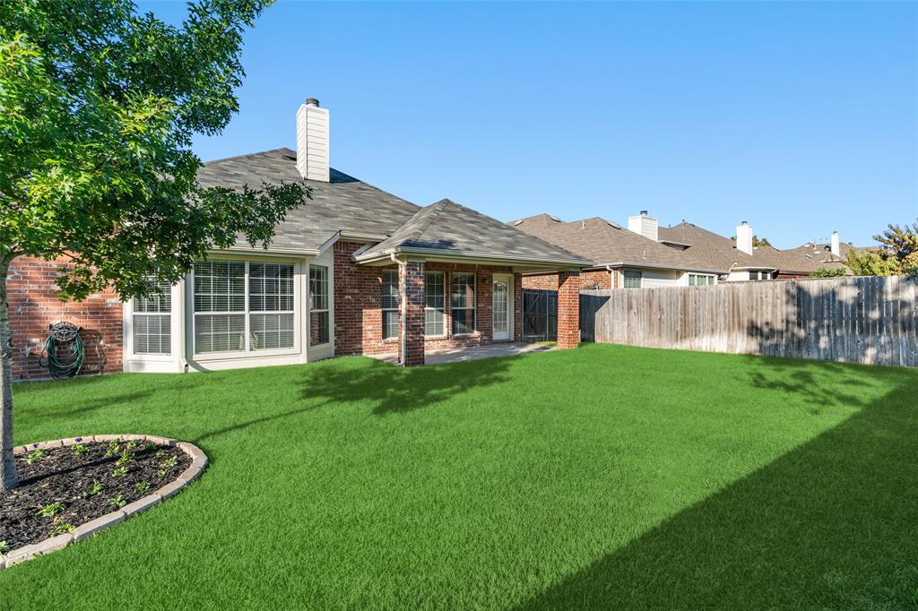 6106 Lakecrest Drive
