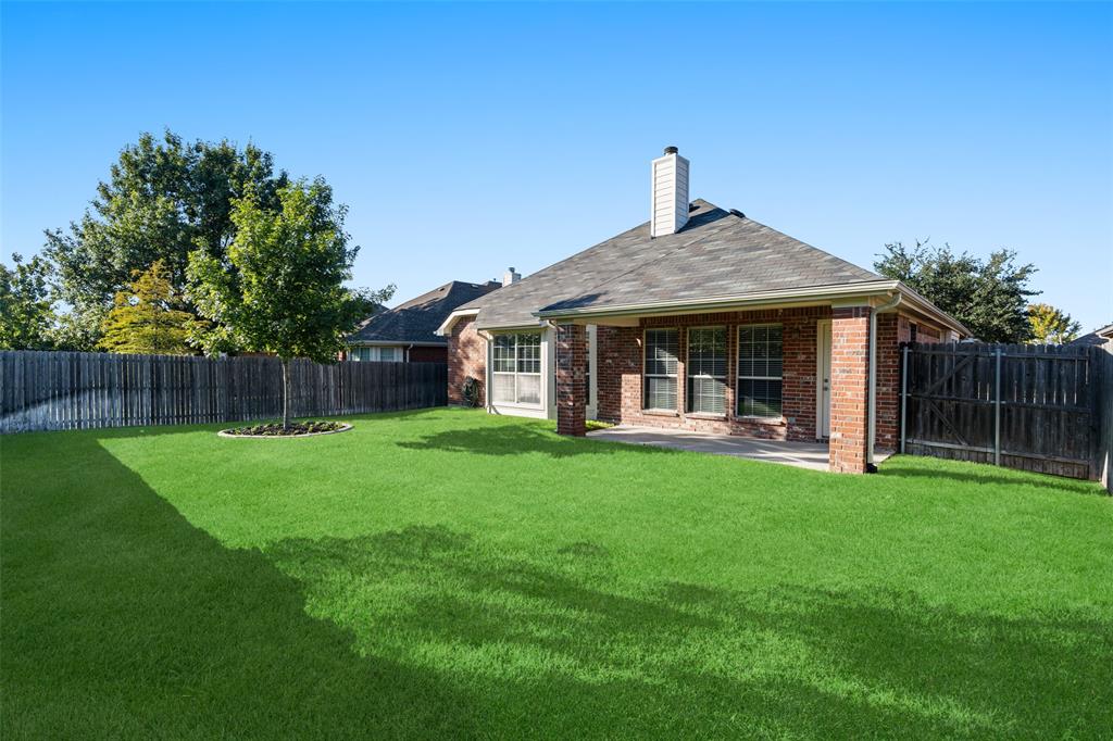 6106 Lakecrest Drive