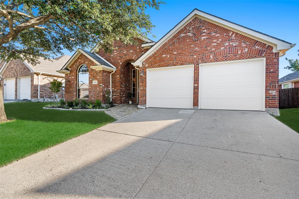 6106 Lakecrest Drive