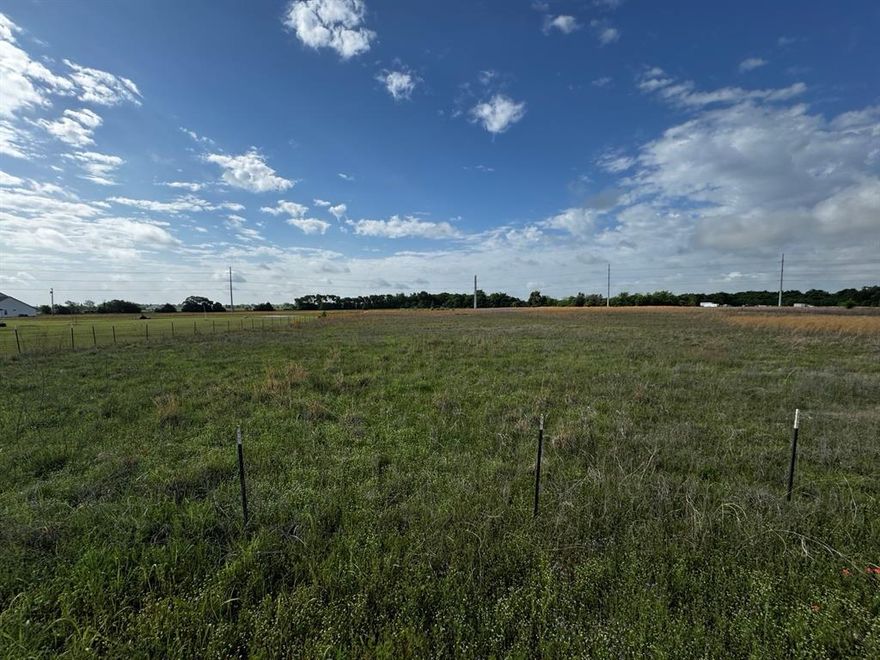 Escape to Country Living with Easy Access to the City – 6 Acres of Beautiful Land in Wills Point, TX!

This 6-acre property offers the perfect blend of peaceful country living and modern conveniences, nestled in the heart of Wills Point, Texas. Located just outside the city limits, this open parcel of land features 257 feet of road frontage, making it ideal for building your dream home or creating a private retreat.

At the back of the property, enjoy the serene views of a small pond, adding a touch of tranquility to the expansive landscape. The area is rapidly developing, with attractive homes being built nearby, making it a great time to invest in this up-and-coming neighborhood.

Wills Point is the quintessential small-town Texas experience—friendly neighbors, local diners, and a relaxed pace of life that lets you truly unwind. While you’ll enjoy the peace and quiet of country living, you’re still just a short drive from local amenities such as a grocery store, school, and popular restaurants. Plus, with quick access to Interstate 20, you can be in either Dallas or Tyler in no time, offering the best of both worlds for commuters.

Whether you’re looking for a place to build, invest, or simply soak in the beauty of nature, this property offers endless possibilities. Come see why so many are choosing to call Wills Point home—schedule a tour today!