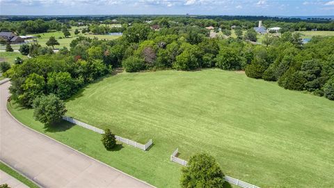 Photo of 609 St James Alley, Sunnyvale, TX 75182 (MLS # 21165394)