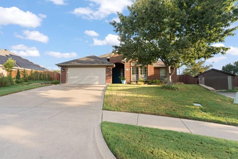 Photo of 312 Nutmeg, Burleson, TX 76028 (MLS # 21391840)