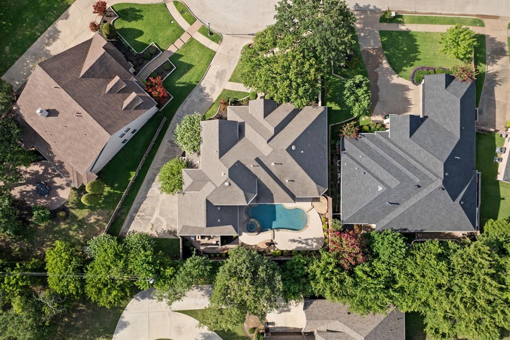 4909 Lakewood Drive