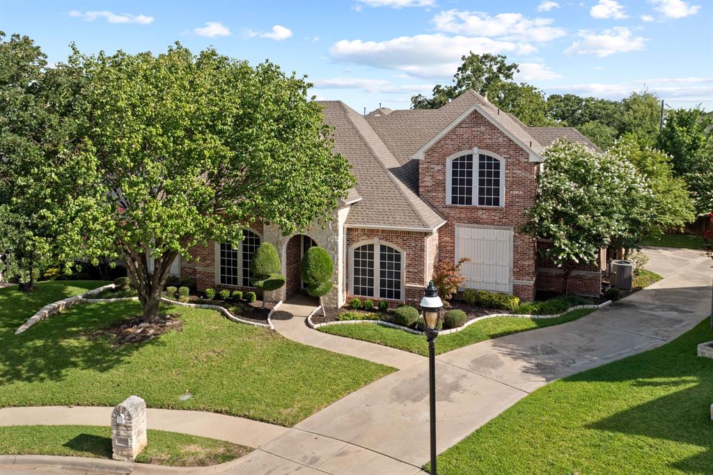 4909 Lakewood Drive