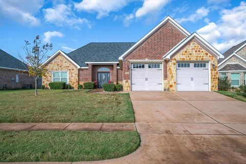 A home in Lindale