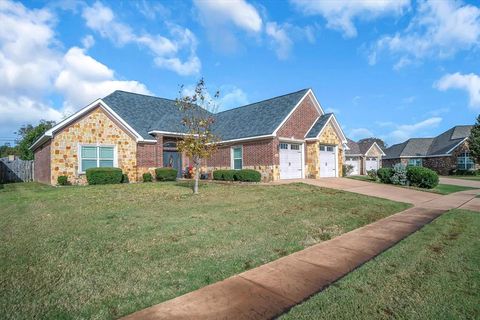 A home in Lindale