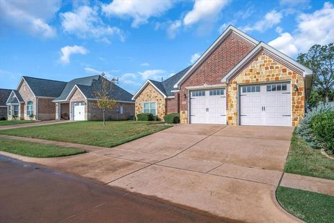 A home in Lindale