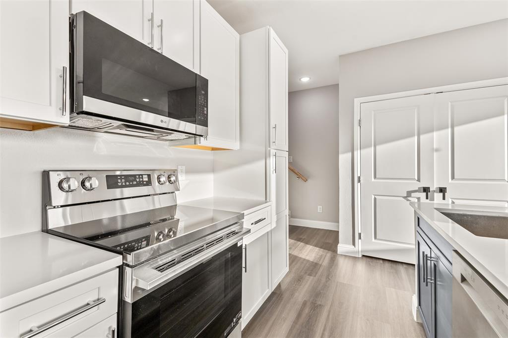 825 Premier Parkway