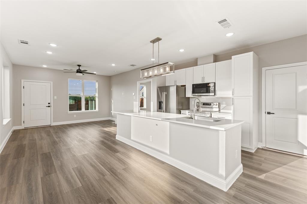 825 Premier Parkway