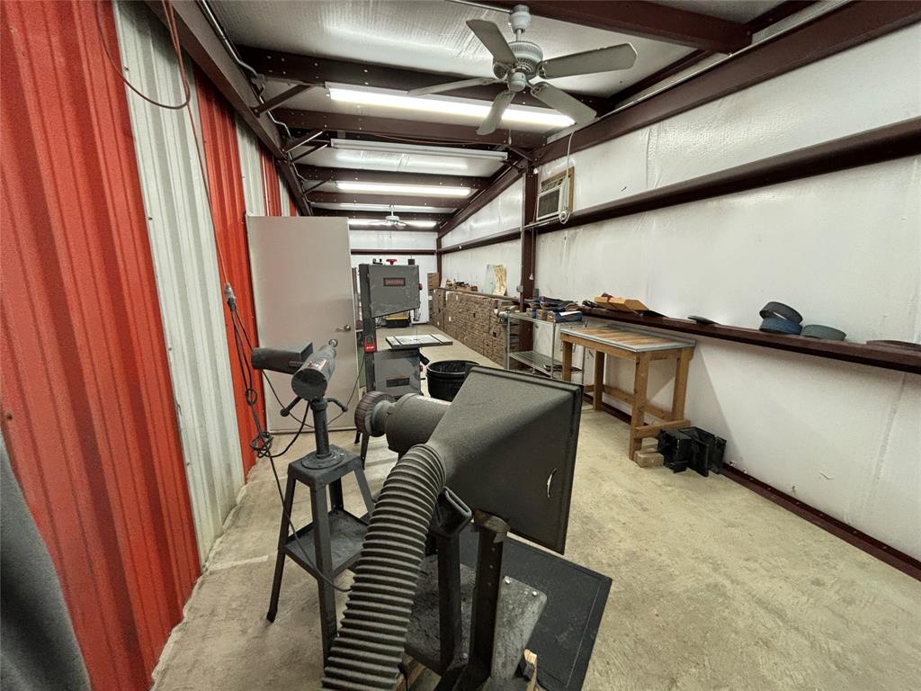 CANDY PARK - Commercial Lease