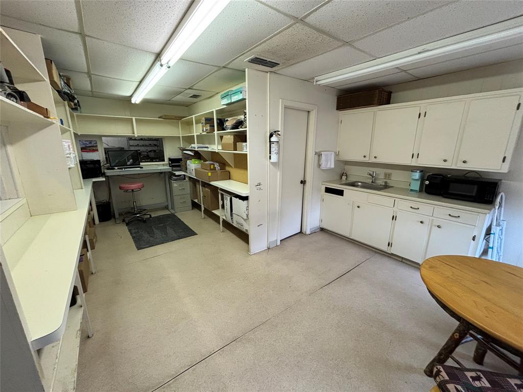 CANDY PARK - Commercial Lease