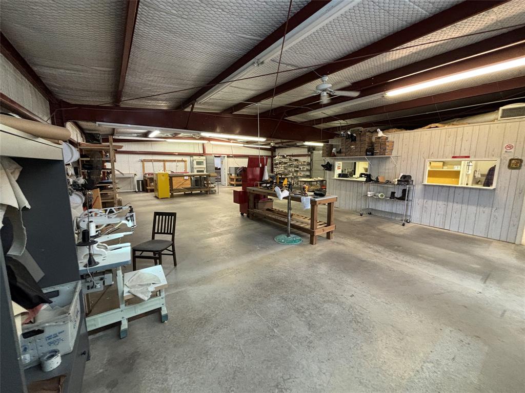 CANDY PARK - Commercial Lease