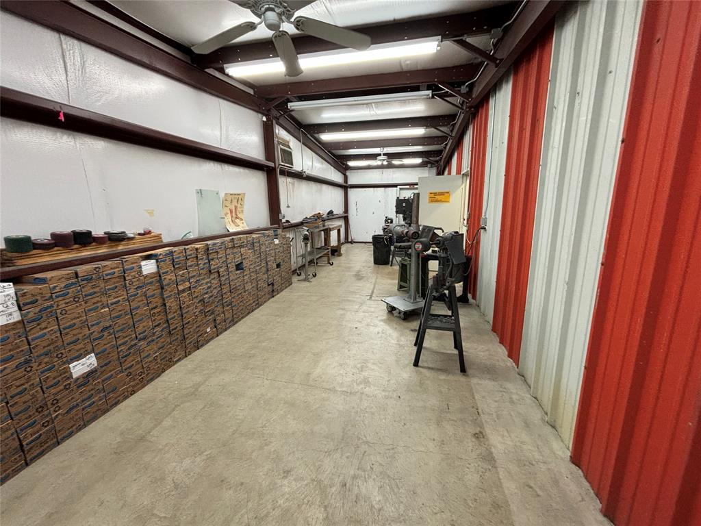 CANDY PARK - Commercial Lease