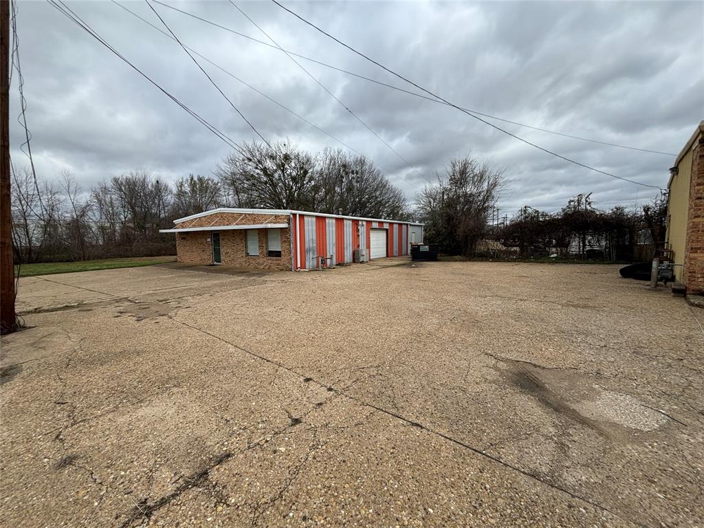 CANDY PARK - Commercial Lease