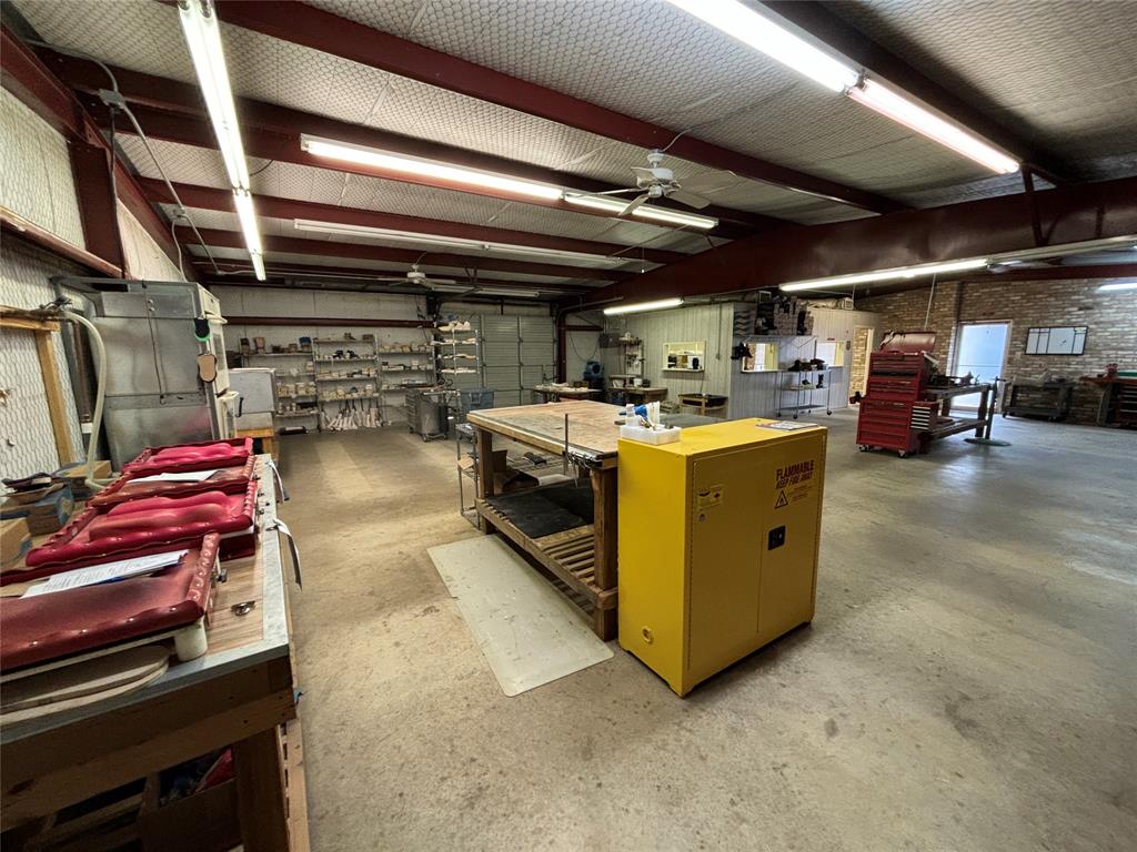 CANDY PARK - Commercial Lease