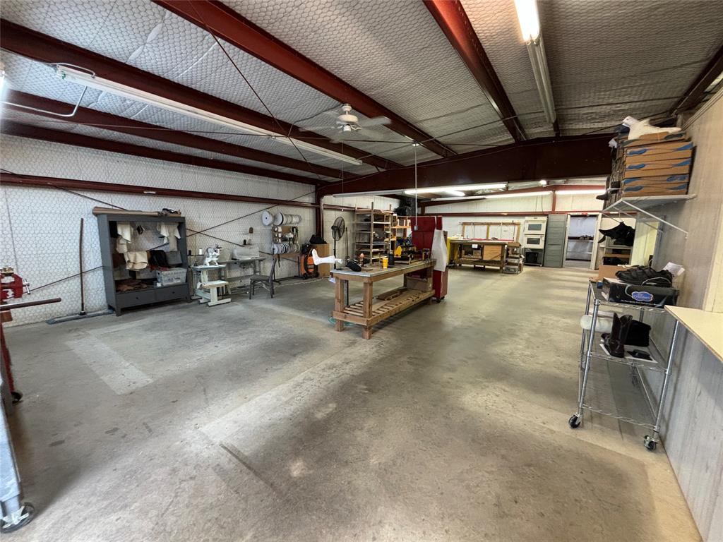 CANDY PARK - Commercial Lease