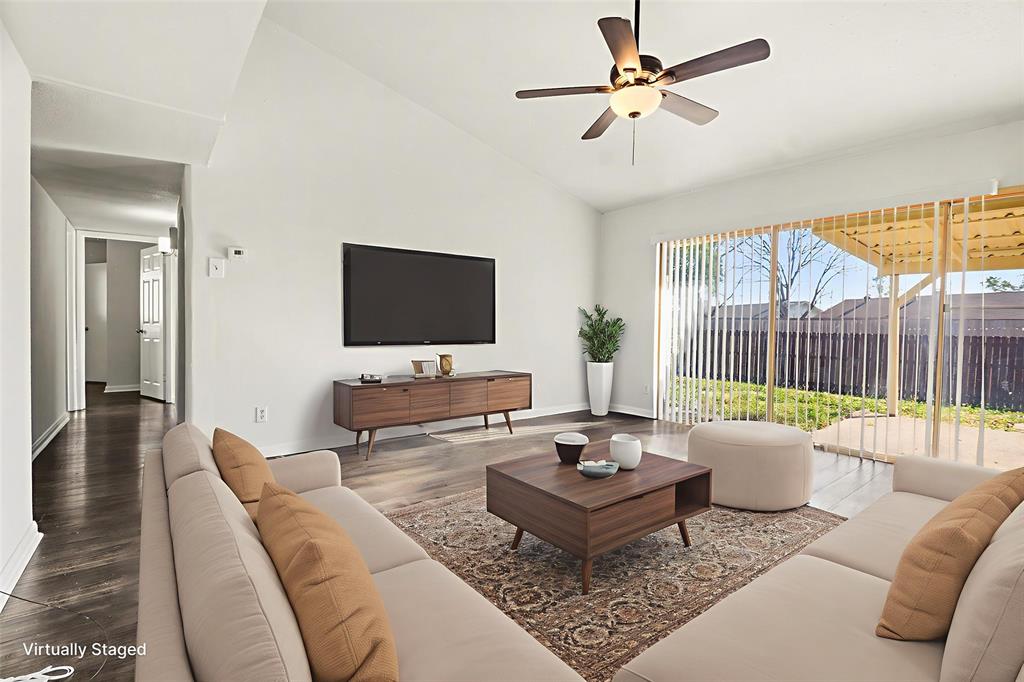 918 Sleepy Hollow Drive