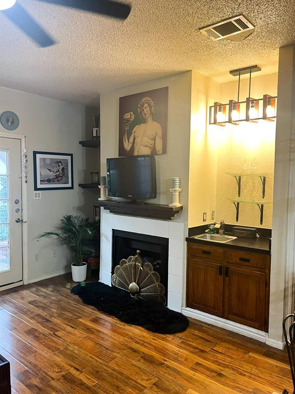Emily Lane Condo - Residential
