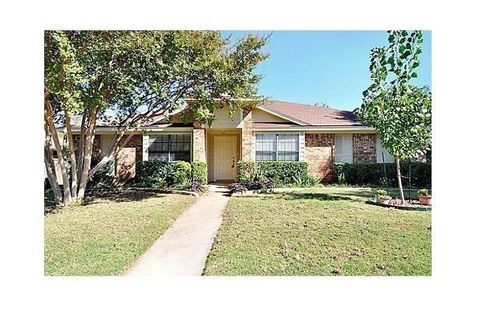 Photo of 7820 Roberta Drive, Plano, TX 75025 (MLS # 21203343)