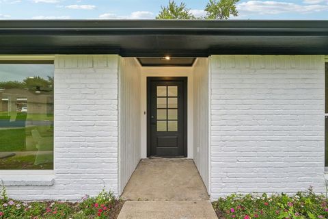 Photo of 2006 Cornwall Lane, Sachse, TX 75048 (MLS # 21255520)