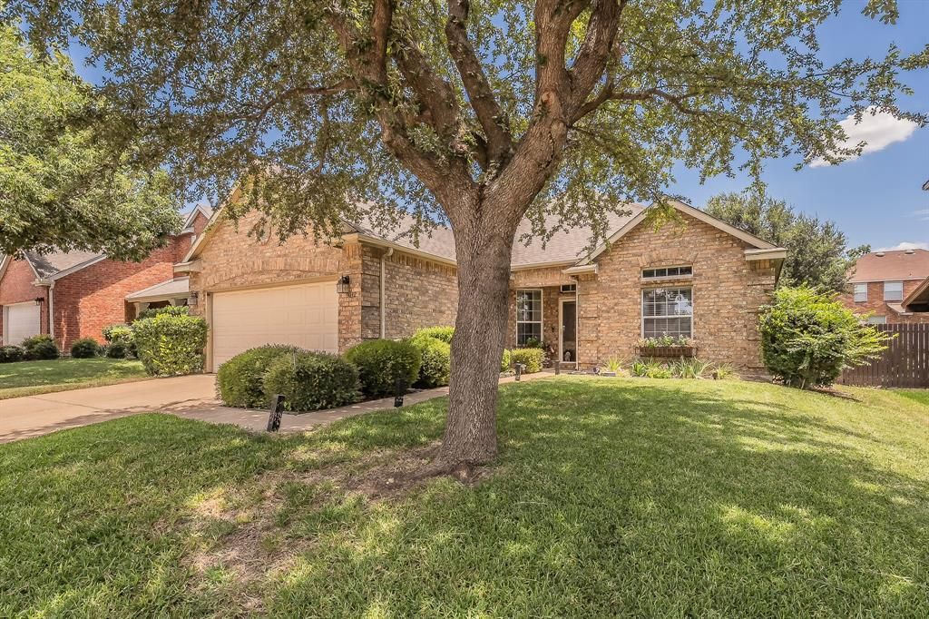 Photo of 9032 Saratoga Road, Fort Worth, TX 76244 (MLS # 21318949)
