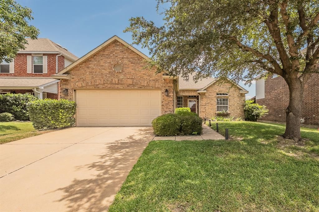 Photo of 9032 Saratoga Road, Fort Worth, TX 76244 (MLS # 21318949)