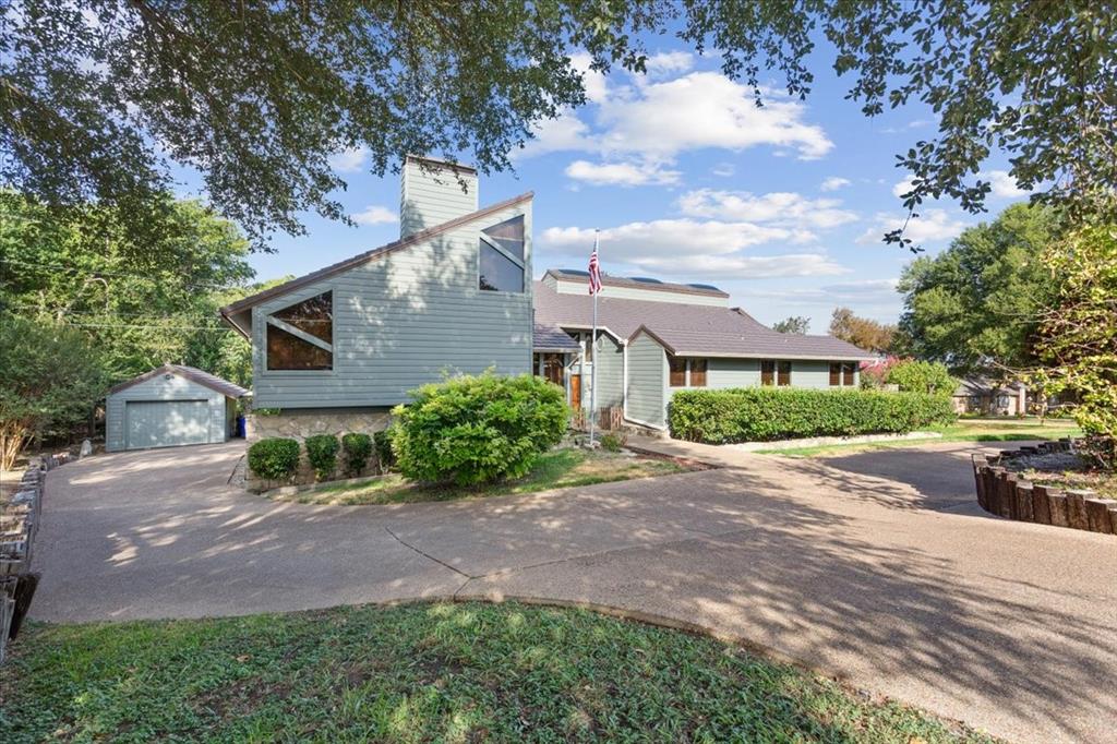 3724 Greenleaf Drive