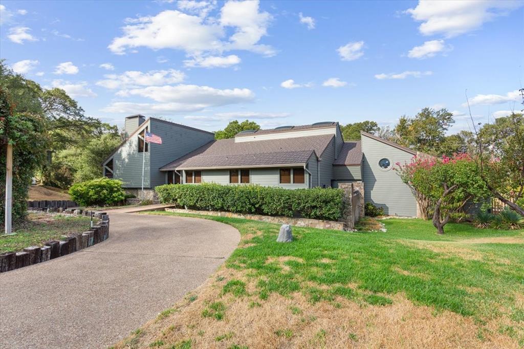 3724 Greenleaf Drive