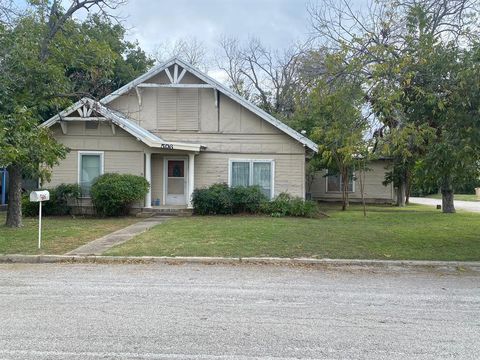 A home in Comanche