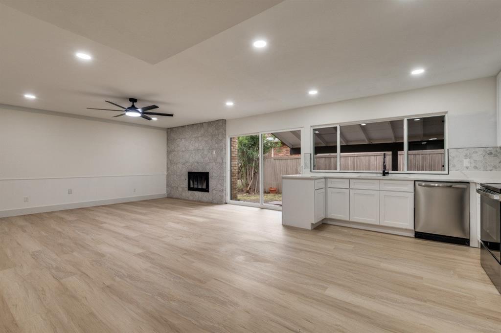 White Rock Village 02 - Residential