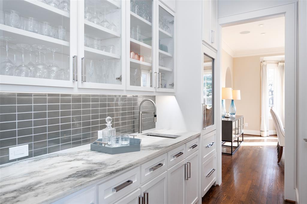 CARUTH HILLS - Residential