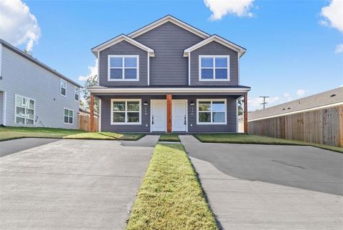 Photo of 224 W Bond Street #224, Denison, TX 75020 (MLS # 21169000)