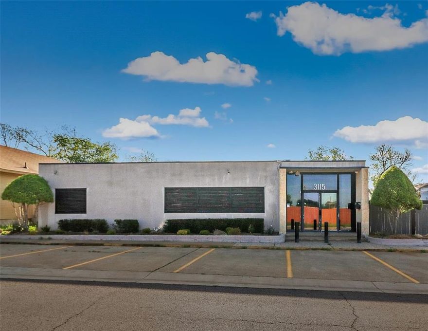 DB2RE Investment Sales is pleased to present 3115 Erie St (“The Property”), a 6,440 SF turnkey flex space located between Fort Worth and Arlington with convenient access to Loop 820 and I-30. Built in 1962, The Property has been fully remodeled with a sleek, modern finish accented by bold, dark tones, providing a fresh, contemporary environment for businesses. Currently The Property is 23.29% occupied by The Post Office Recording Studio who have roughly one year of term remaining. This property is ideal for a future owner-user entering the high-barrier DFW market or a smaller 1031 exchange or passive investor. 
The Property’s flexible layout features ten offices, a breakroom, a garage with a loading dock and overhead doors, and a gated yard with privacy fencing for RV and bus storage. Its adaptable design supports various uses, including office, flex, and specialty applications like a recording studio. Strategically positioned near Loop 820 and TX- 180, The Property provides excellent connectivity for businesses, customers, and employees from  Fort Worth and surrounding areas. Additionally, it benefits from proximity to Eastern Hills High School, McClung Middle School, W. Handley Elementary, and