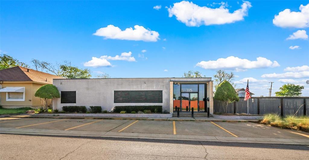 Handley Original Town - Commercial Sale