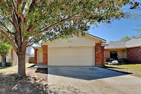 Photo of 6712 Meadow Way Lane, Fort Worth, TX 76179 (MLS # 21408997)
