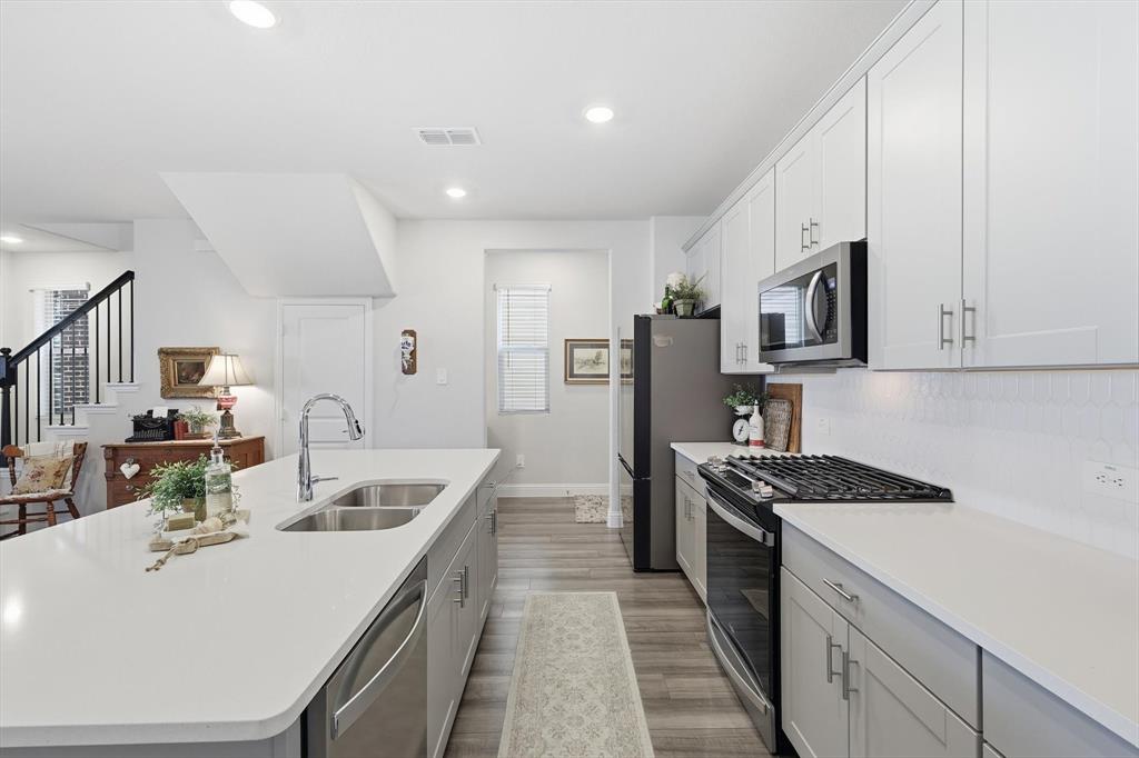 ASHFORD PARK - Residential