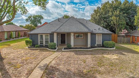 Photo of 909 Aspen Drive, DeSoto, TX 75115 (MLS # 21086513)