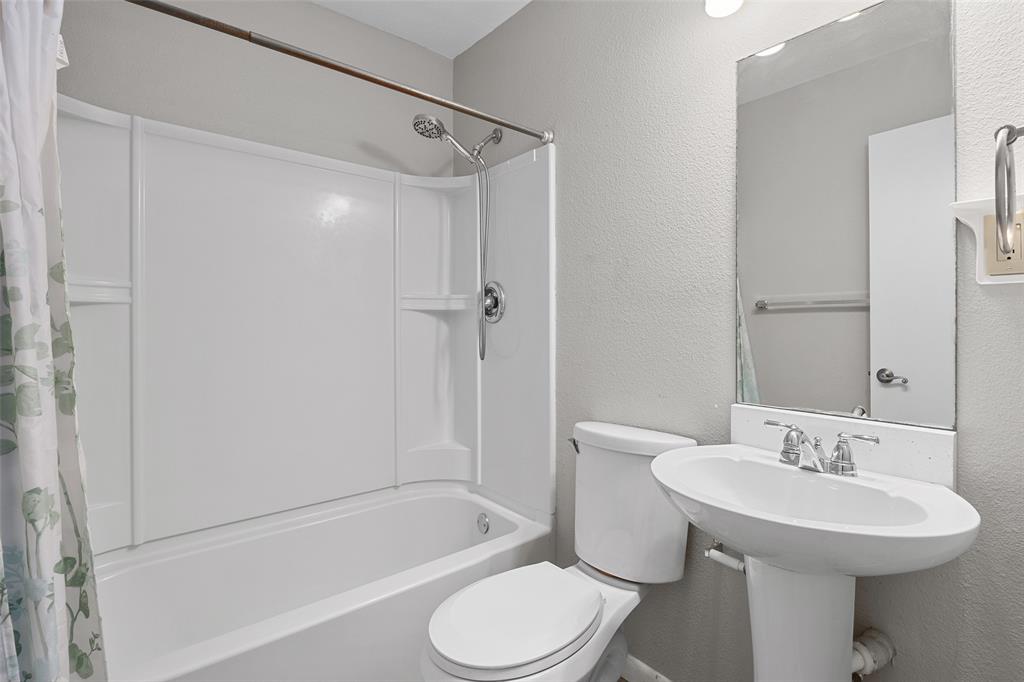 Mistletoe Heights Add Ftw - Residential Lease